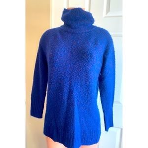 Cozy Evereve NWT turtleneck sweater royal blue medium